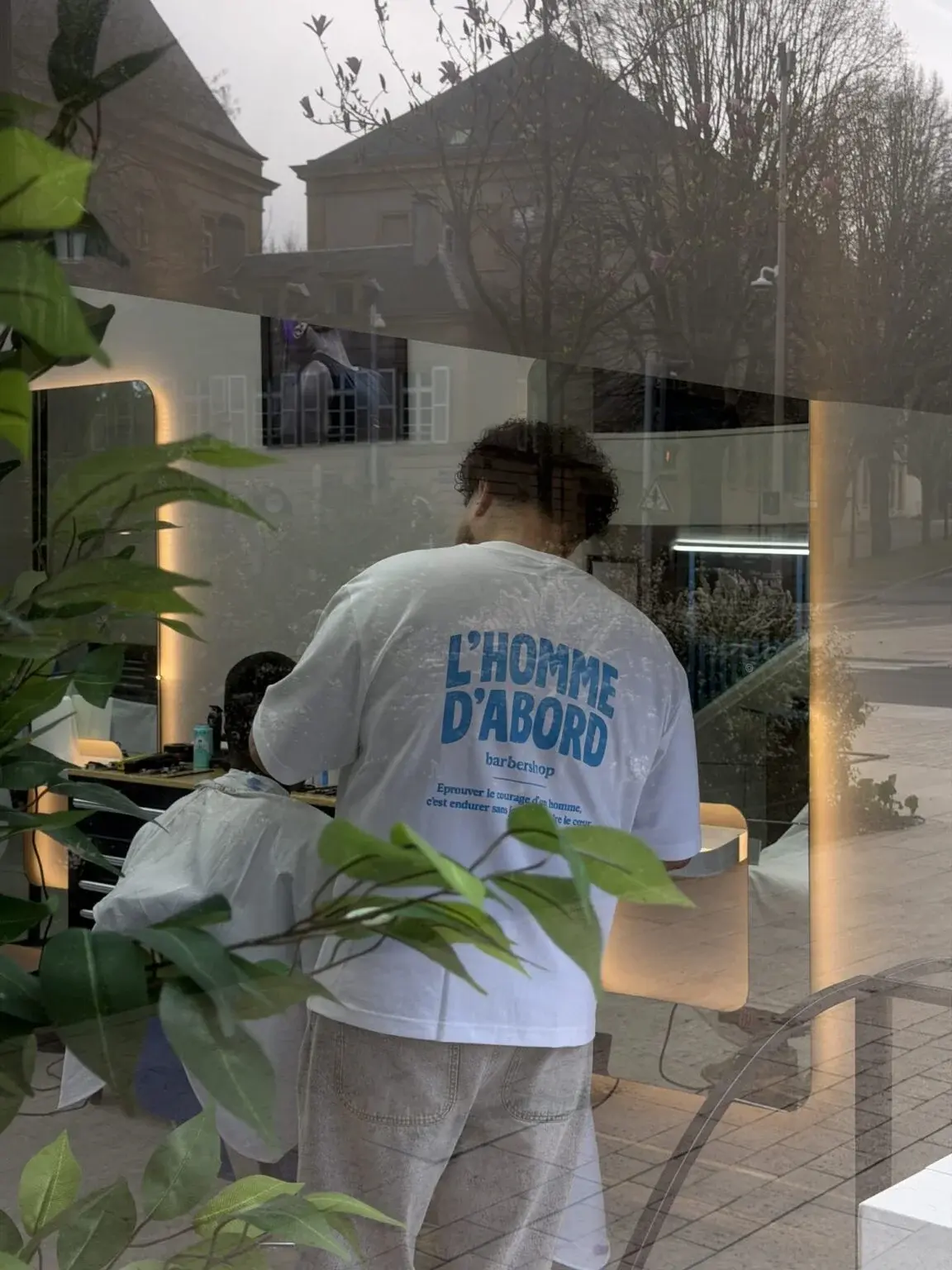 L'Homme d'Abord Salon